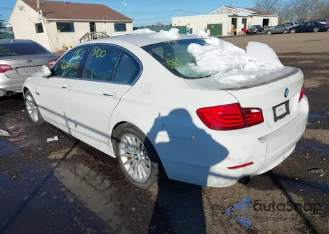 2011 BMW 535I xDrive z USA, uszkodzony, nr VIN WBAFU7C51BC870921